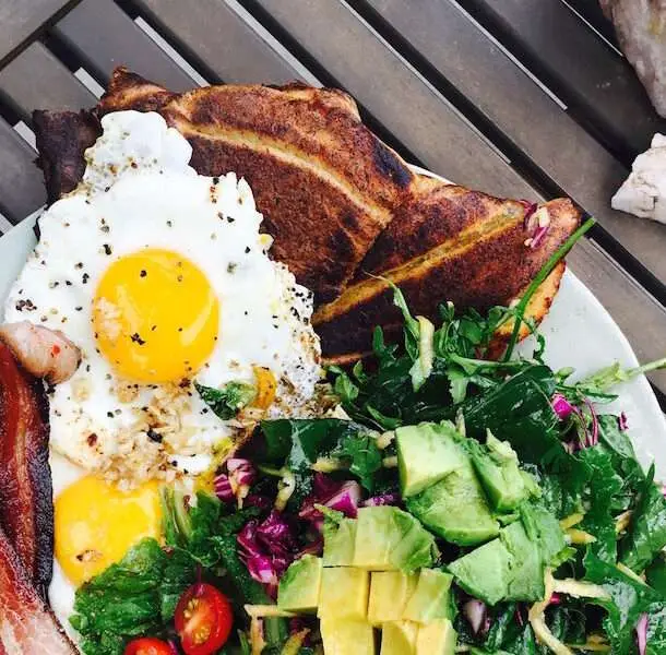 superfoods for fertility, salad with eggs